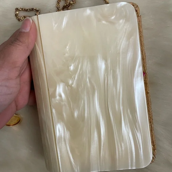 White mother of pearl look plastic & leather purse 1970s 1980s - Picture 4 of 7